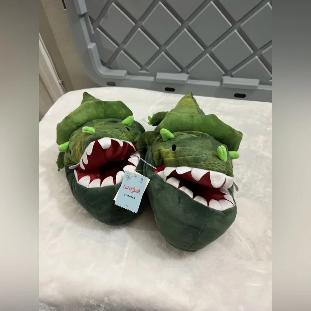 Slipper kids Cat & Jack Toddlers Slippers Dinosaur Plush Green Size XL 6/7